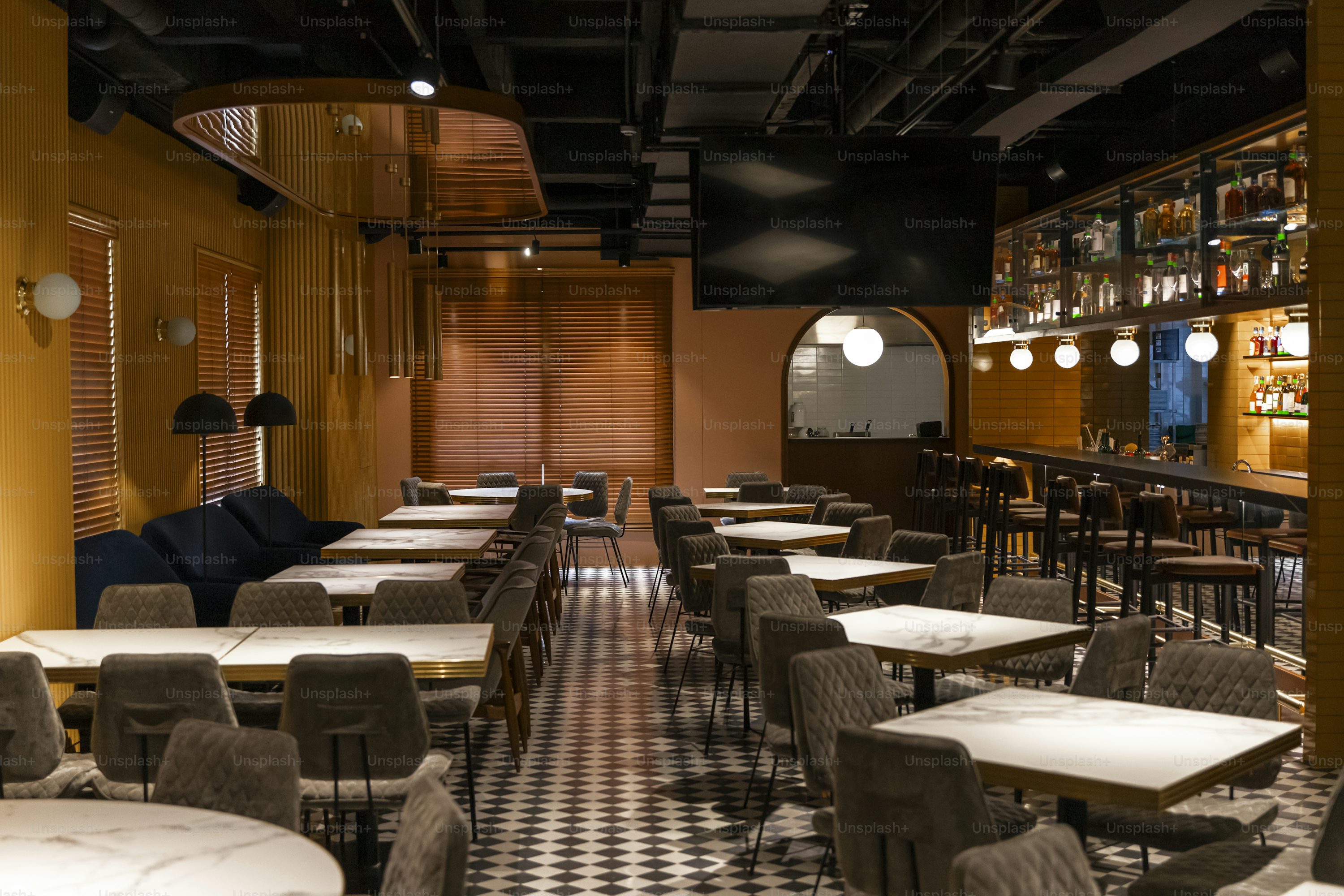Barra principal del restaurante
